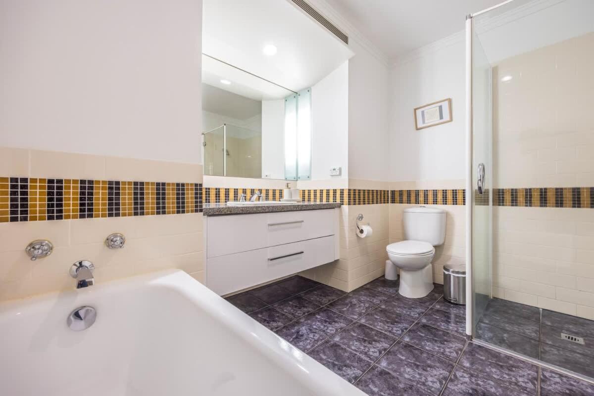 Luxury Heritage With Free Parking, Pools And Gyms * Auckland