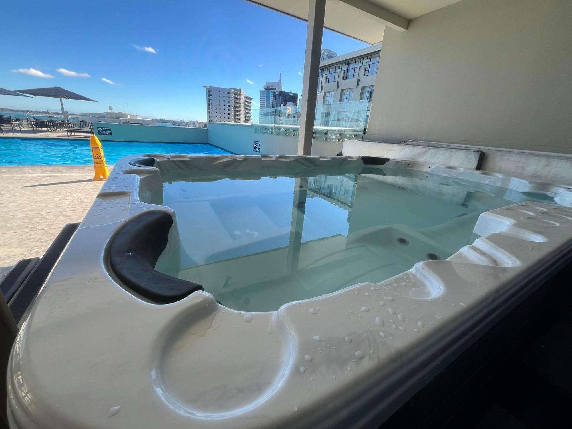 Luxury Heritage With Free Parking, Pools And Gyms Apartment
